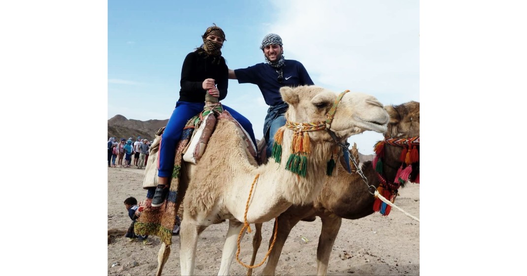 wycieczka  na wielbladach na safari hurghada egipt
